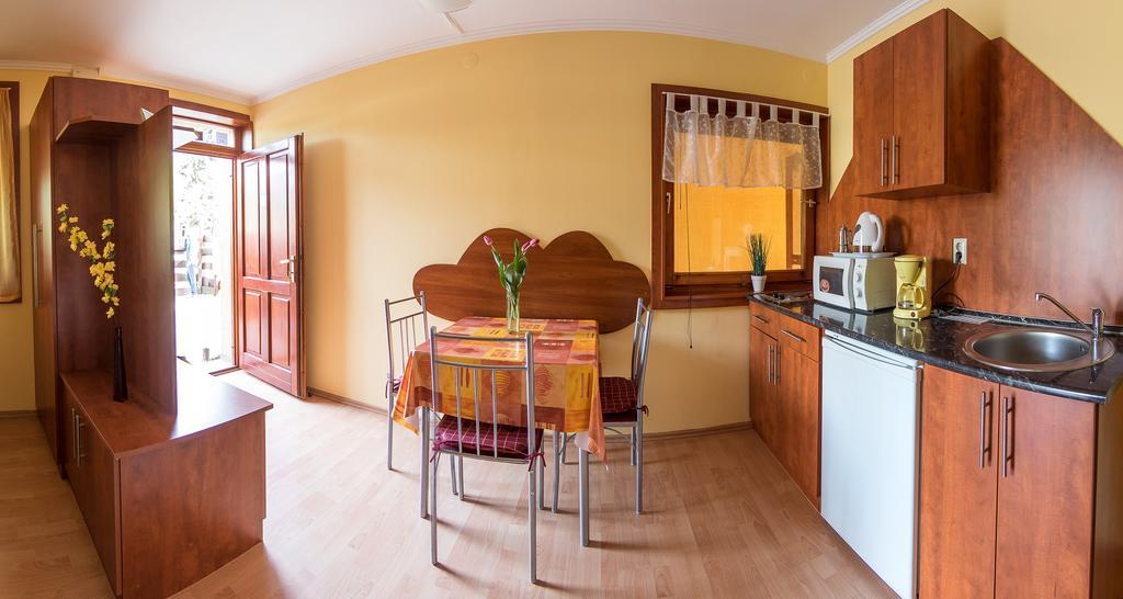 Aqua Apartman Gyula Exterior photo