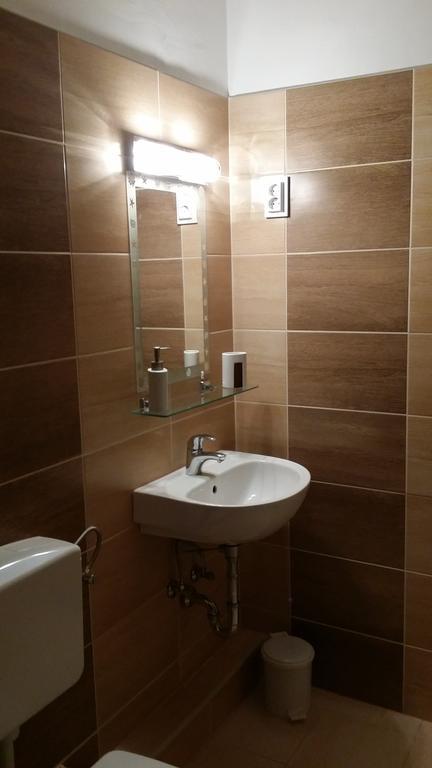 Aqua Apartman Gyula Exterior photo